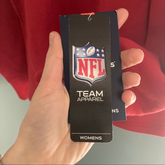 NEW Tampa Bay Buccaneers Hoodie - Picture 4 of 5